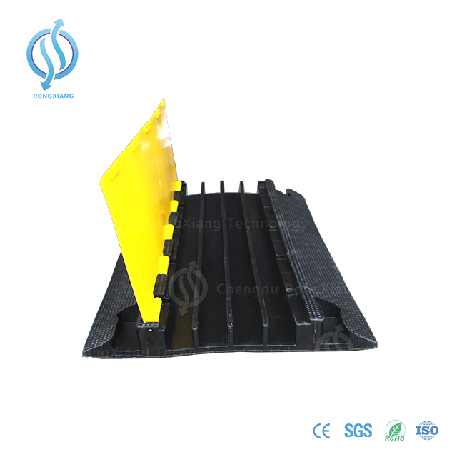 900mm 4 Channel Yellow Rubber Cable Protector
