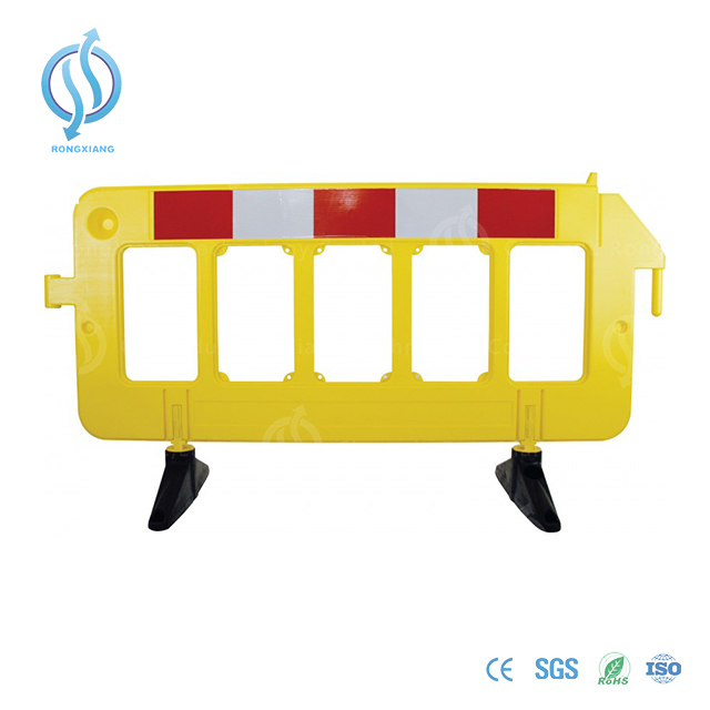 Customized 1.5m Plastic Barrier for Roadway Safety